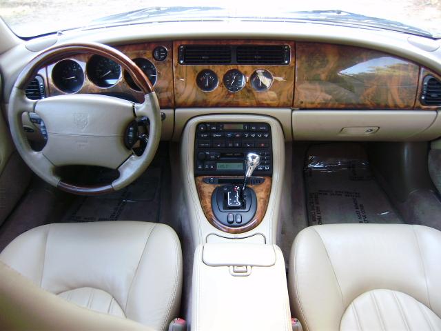 JAGUAR XK8 2001 photo 2