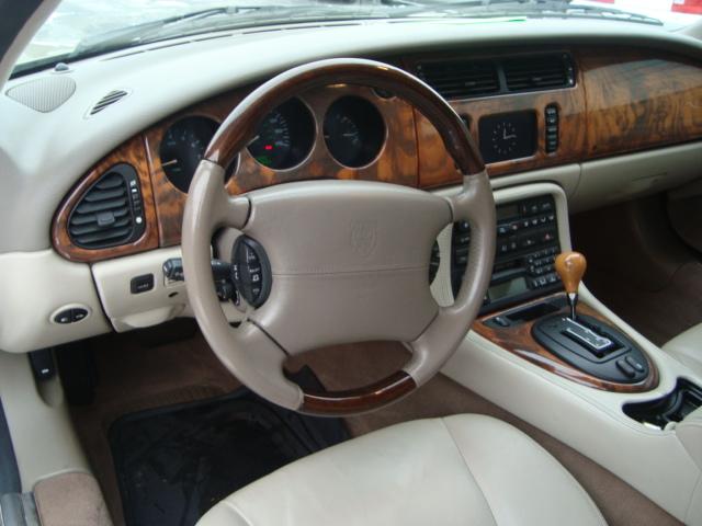 JAGUAR XK8 2001 photo 2