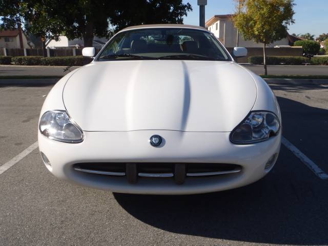 JAGUAR XK8 2001 photo 2