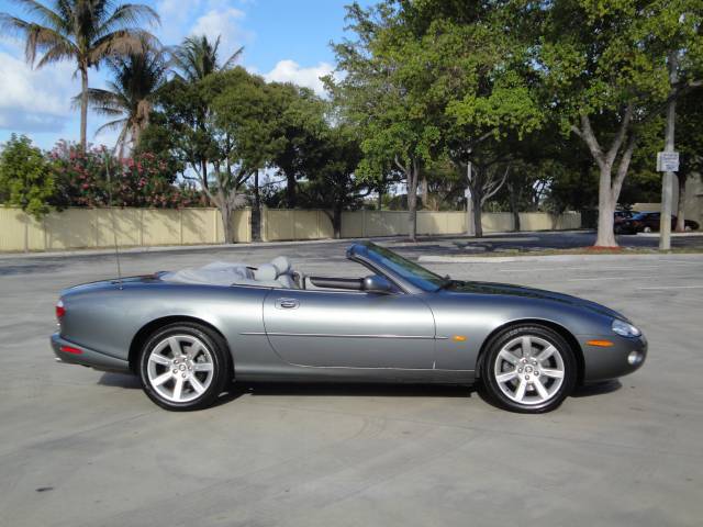 JAGUAR XK8 2003 photo 2