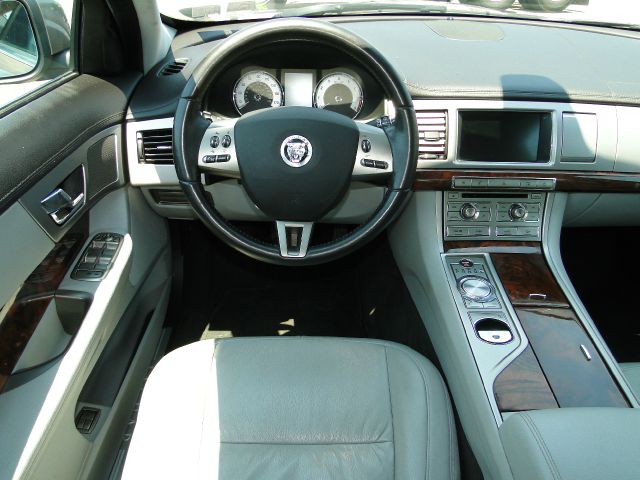 JAGUAR XF 2009 photo 28