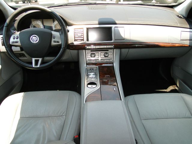 JAGUAR XF 2009 photo 40