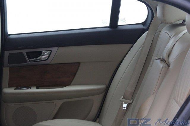 JAGUAR XF 2010 photo 40