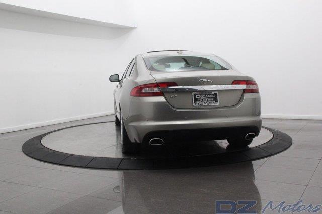 JAGUAR XF 2010 photo 61