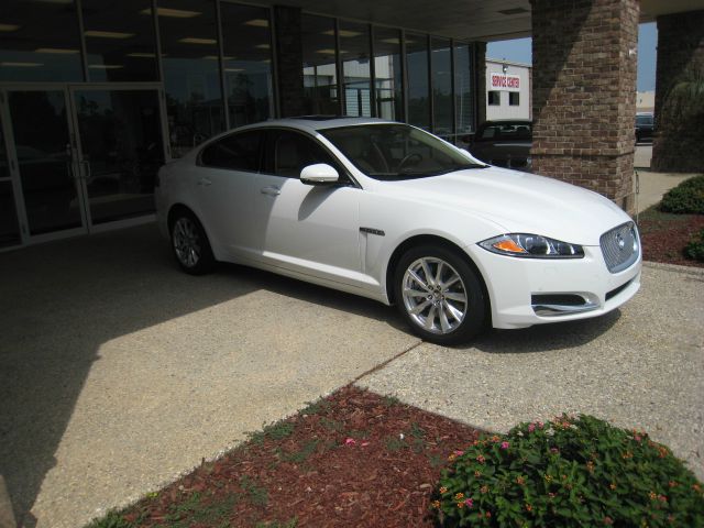 JAGUAR XF 2013 photo 1