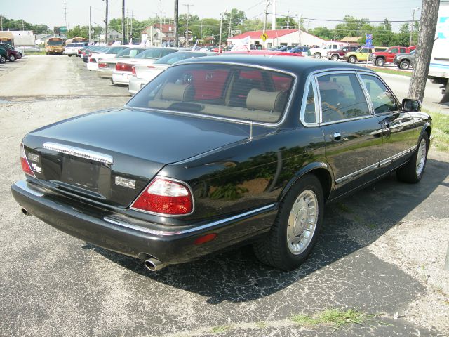 JAGUAR XJ8 2000 photo 1