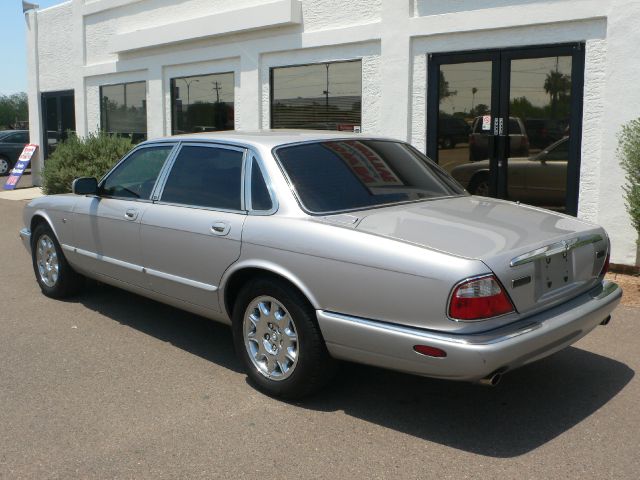 JAGUAR XJ8 2000 photo 2