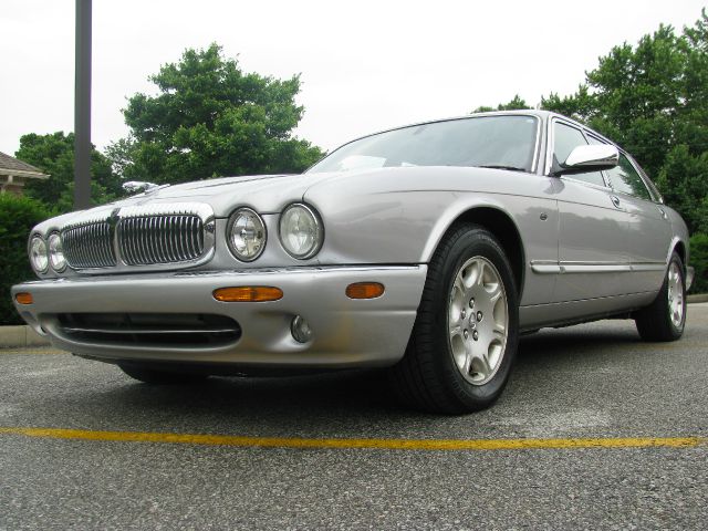 JAGUAR XJ8 2002 photo 22