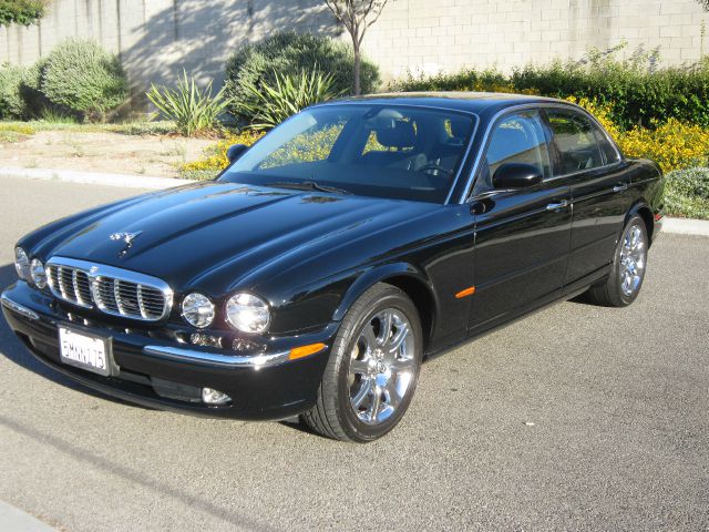 JAGUAR XJ8 2004 photo 4