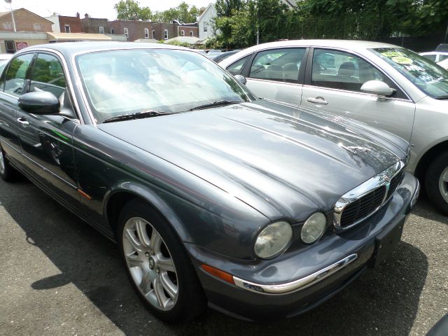 JAGUAR XJ8 2004 photo 1