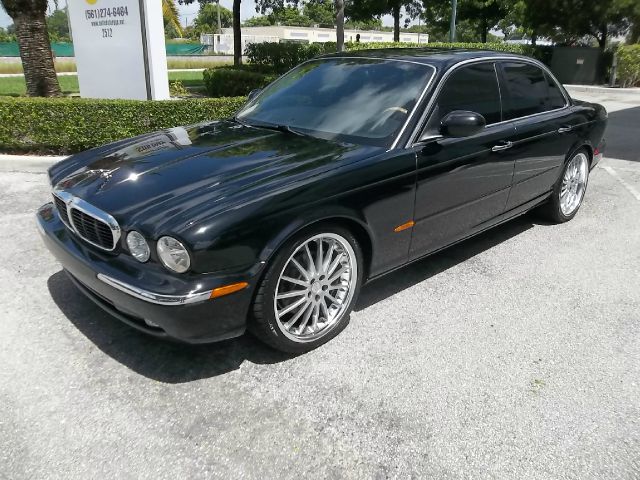 JAGUAR XJ8 2004 photo 4