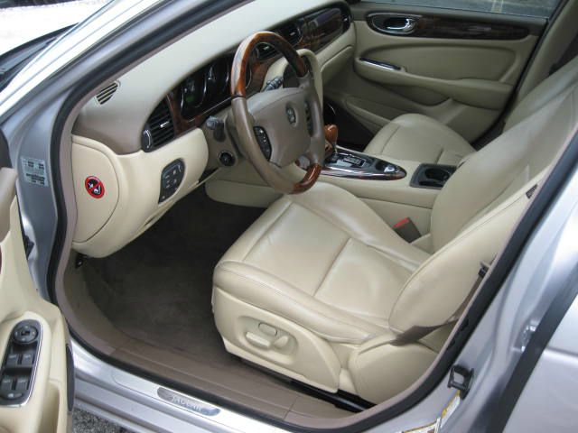 JAGUAR XJ8 2005 photo 2