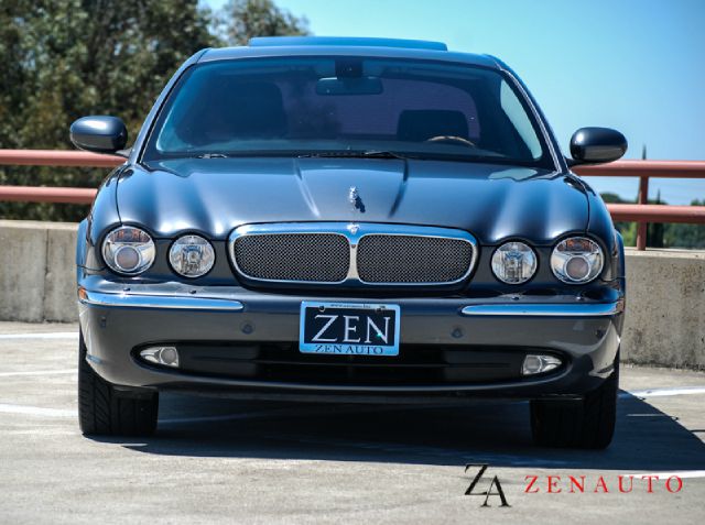 JAGUAR XJ8 2006 photo 1