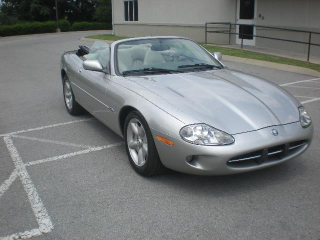 JAGUAR XK8 1999 photo 2