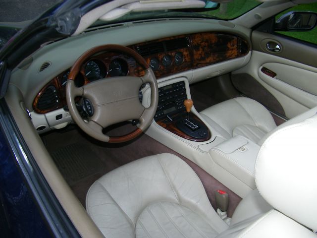 JAGUAR XK8 2001 photo 1