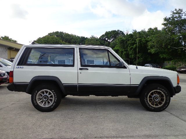 Jeep Cherokee 1985 photo 5