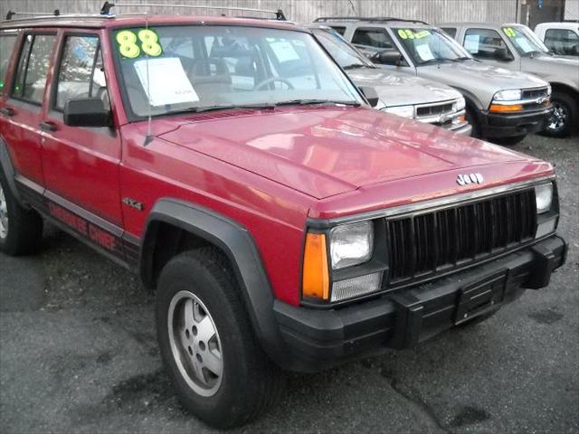 Jeep Cherokee Limited-w/ DVD Player Sport Utility