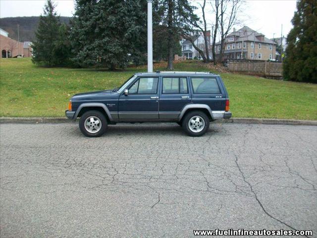 Jeep Cherokee 1500 SLT 4X4 Sport Utility