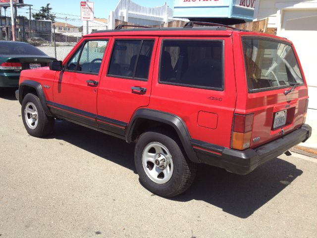 Jeep Cherokee Base GLS LX SUV