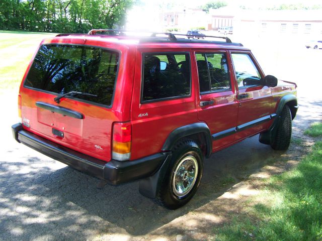 Jeep Cherokee Base GLS LX SUV