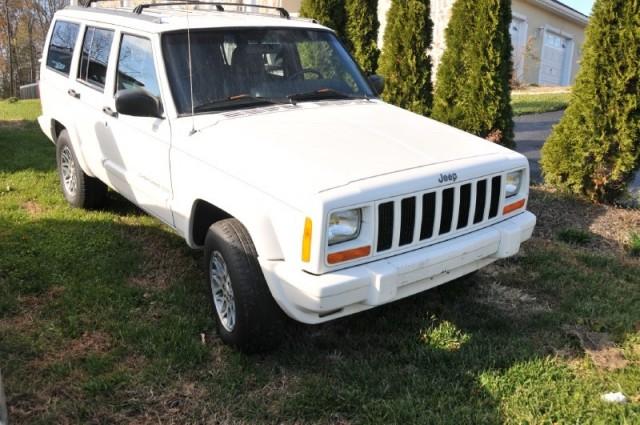 Jeep Cherokee Sport 4D Utility Sport Utility