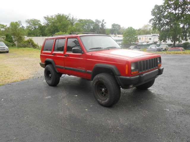 Jeep Cherokee Base GLS LX SUV