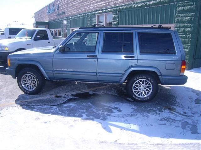 Jeep Cherokee Sport 4D Utility Sport Utility