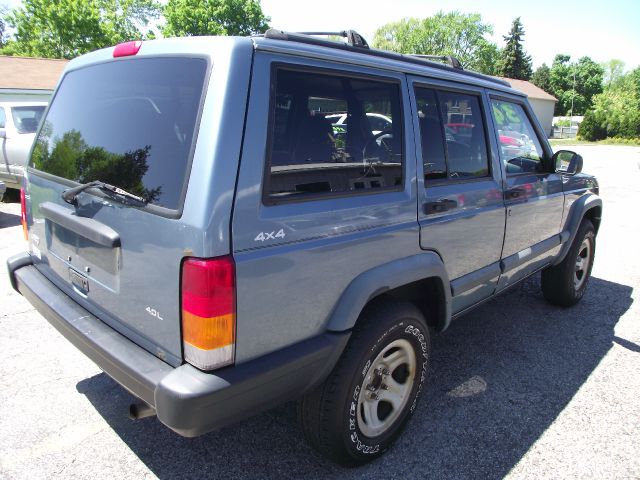 Jeep Cherokee Base GLS LX SUV