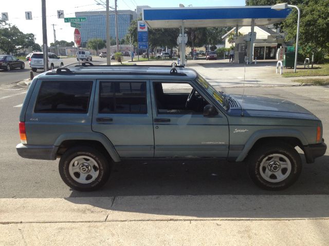 Jeep Cherokee Base GLS LX SUV