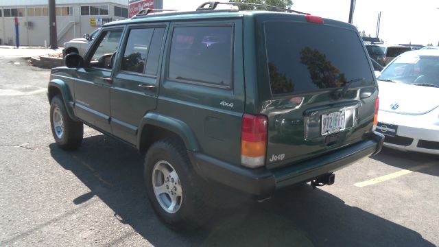 Jeep Cherokee Base GLS LX SUV