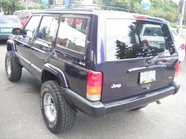 Jeep Cherokee Base GLS LX SUV