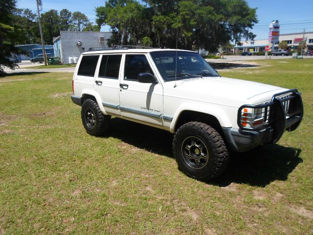 Jeep Cherokee 1999 photo 2