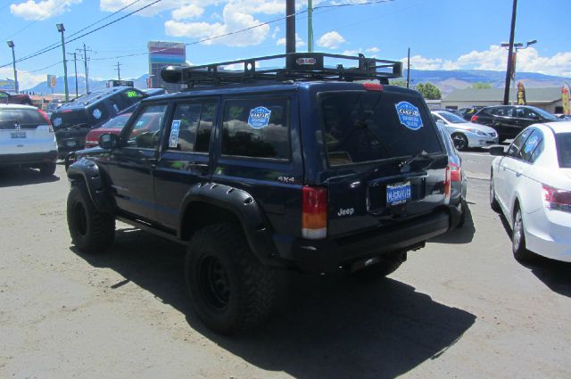 Jeep Cherokee Base GLS LX SUV