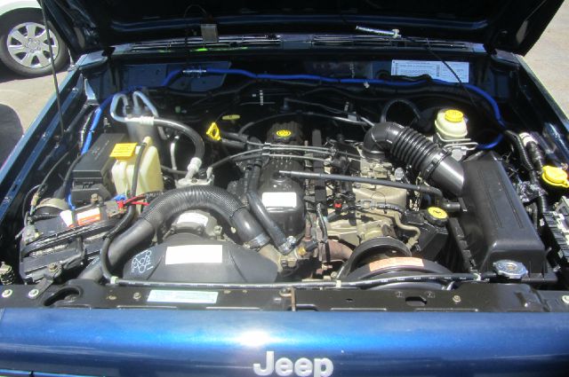 Jeep Cherokee 2000 photo 1