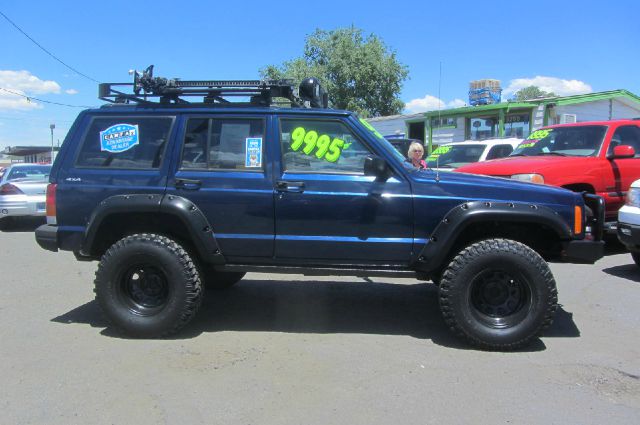 Jeep Cherokee 2000 photo 15