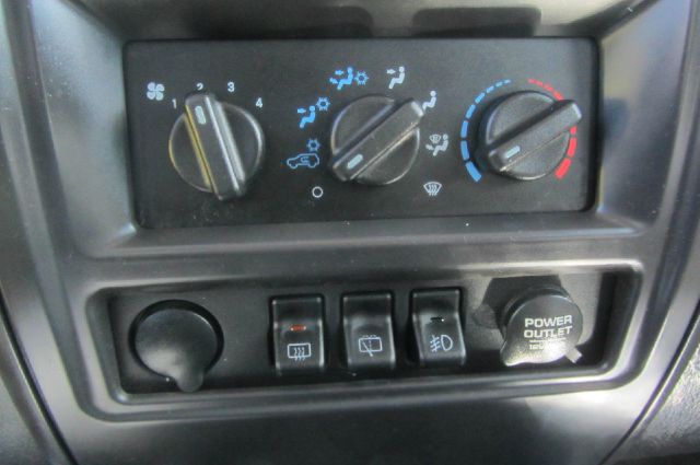 Jeep Cherokee 2000 photo 4