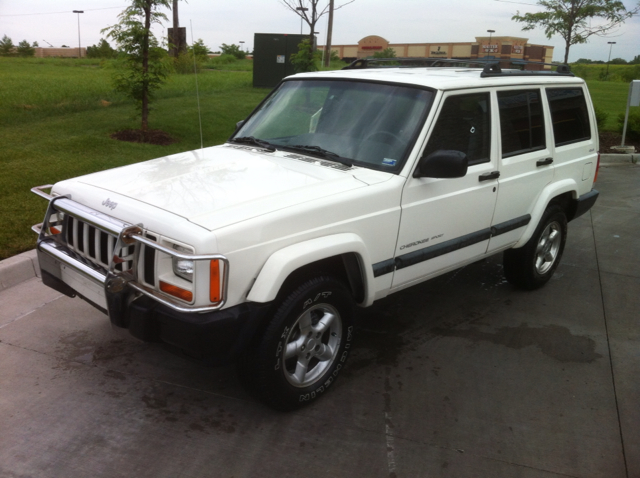 Jeep Cherokee 2000 photo 2