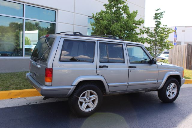 Jeep Cherokee 2000 photo 2