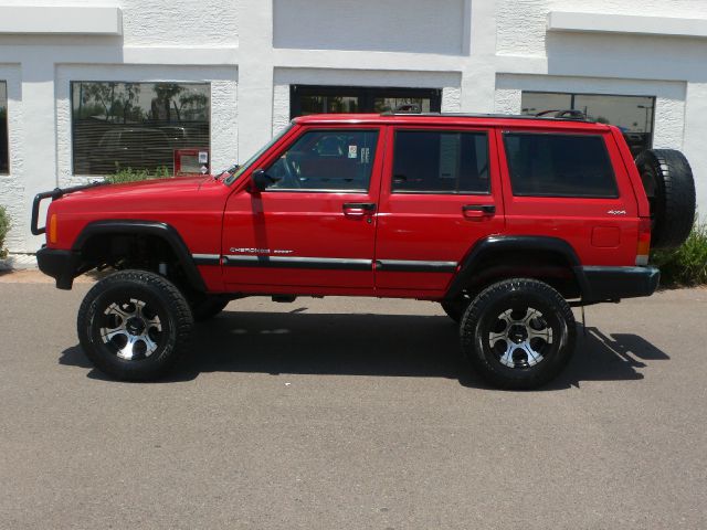 Jeep Cherokee 2000 photo 3