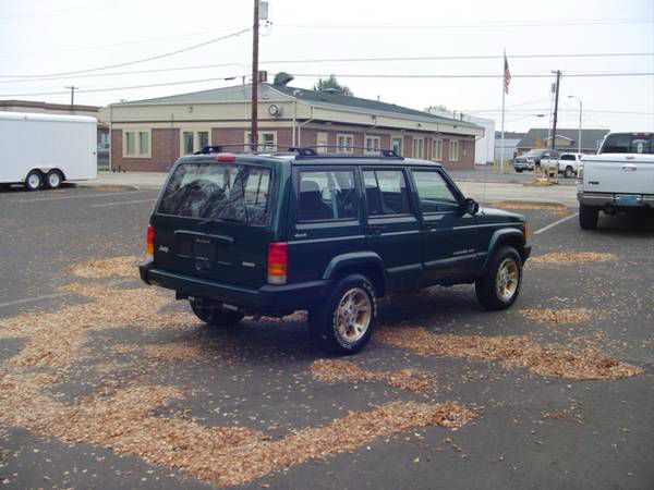 Jeep Cherokee 2000 photo 2