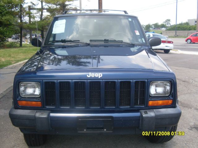 Jeep Cherokee 2000 photo 4