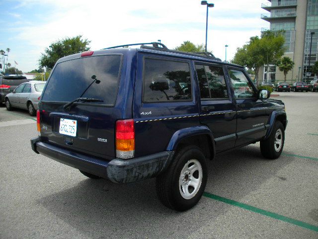 Jeep Cherokee 2000 photo 2