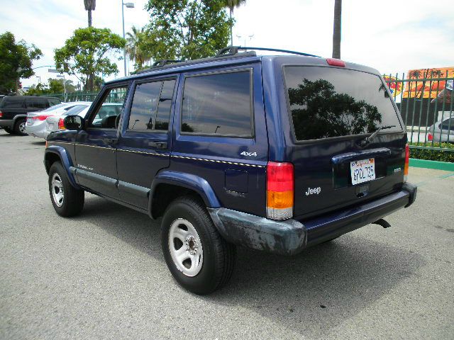 Jeep Cherokee 2000 photo 4