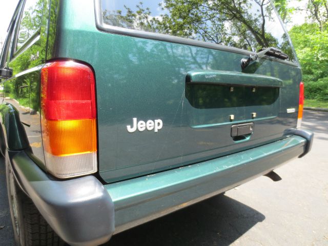 Jeep Cherokee 2000 photo 92