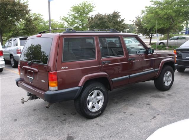 Jeep Cherokee Base GLS LX SUV