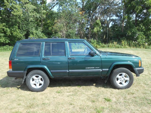 Jeep Cherokee 2000 photo 1