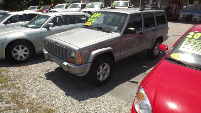 Jeep Cherokee 2000 photo 8