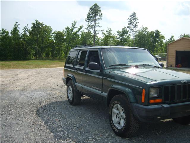 Jeep Cherokee 2000 photo 1