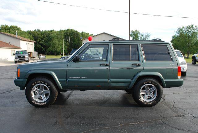 Jeep Cherokee 2000 photo 3