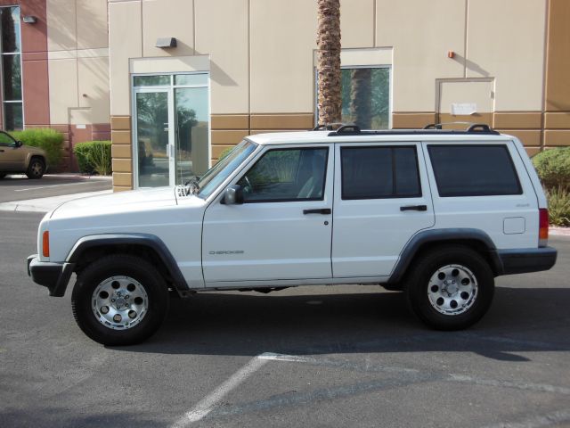 Jeep Cherokee 2000 photo 1